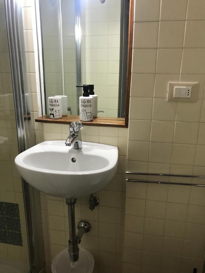 Moline Studio Appartment Болоня Екстериор снимка